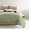 Full/Queen Soft Lightweight Reversible Quilted Comforter Set in Green/Pink